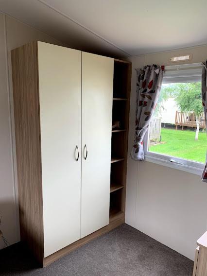 Campsite Lovely 4 Berth Caravan On 7 Lakes Country Park At Crowle North Lincolshire *
