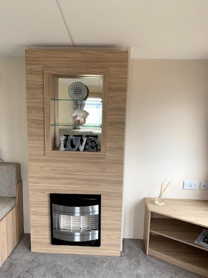 Campsite Lovely 4 Berth Caravan On 7 Lakes Country Park At Crowle North Lincolshire Crowle (Lincolnshire)